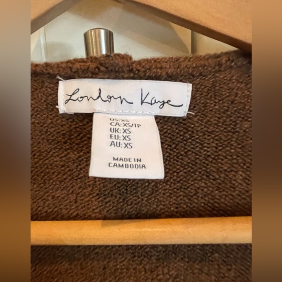 Long hooded sweater - Picture 2 of 4